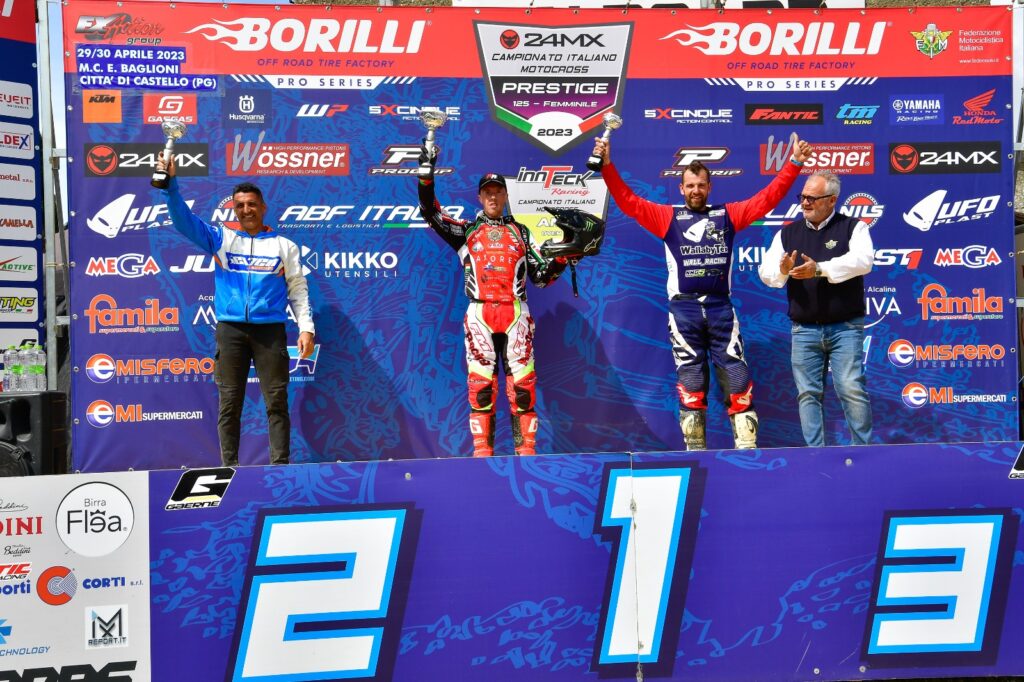 Podio Veteran Mx1 - ph. Mxreport