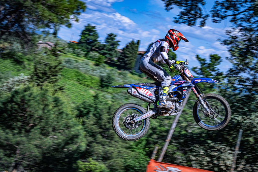 Isak Gifting - ph. Phawkmania