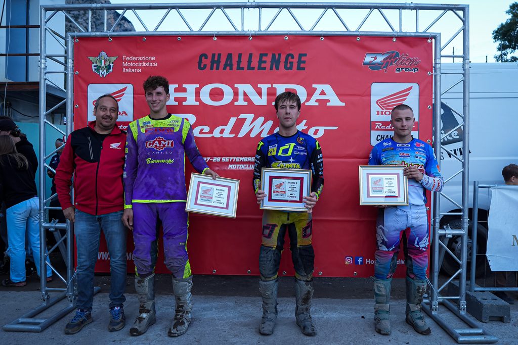 Podio Mx1 - ph. Matteo Buccarini