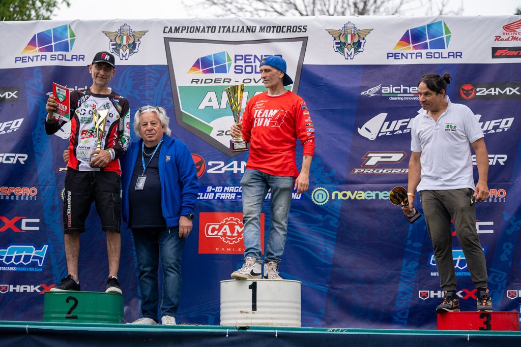 Podio Superveteran Mx2 - ph. Paolo Grosso