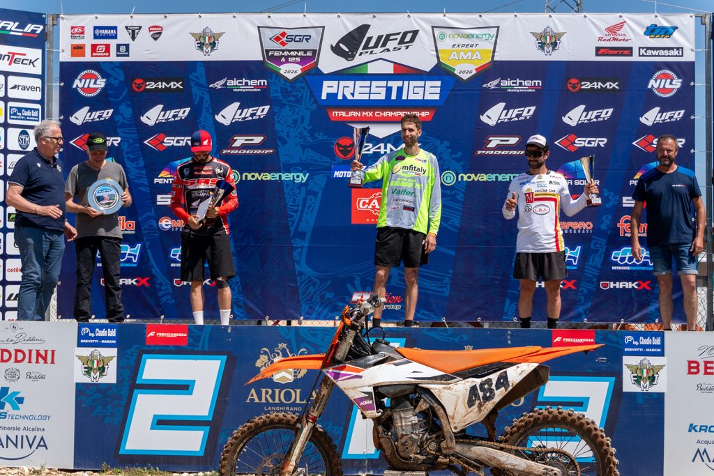 Podio Expert Mx1 - ph. Paolo Grosso