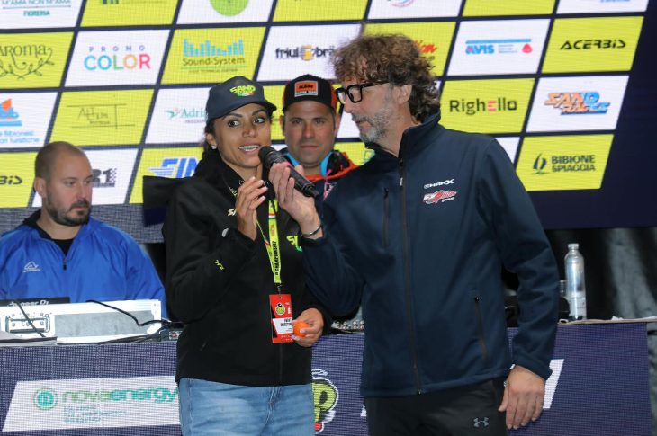 Zineb Hathout sul palco della Bibione Sand Storm - ph. 2M Photorace